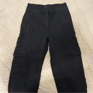 ARITZIA BLACK CARGO PANTS 🖤